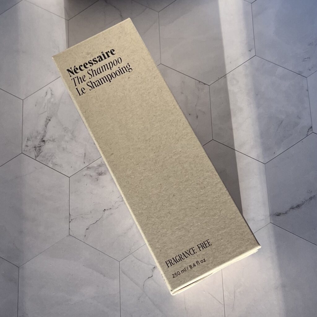 Necessaire The Shampoo in box
