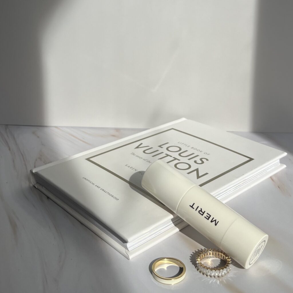 Merit highlighter with book and jewelry