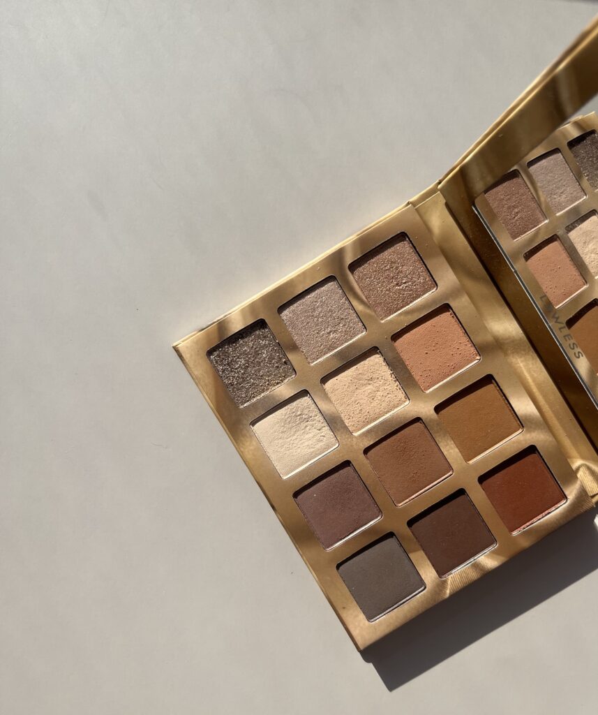 Eyeshadow palette
